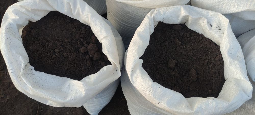 Чернозем  сыпец отличного качества в мешках ..и россыпью .