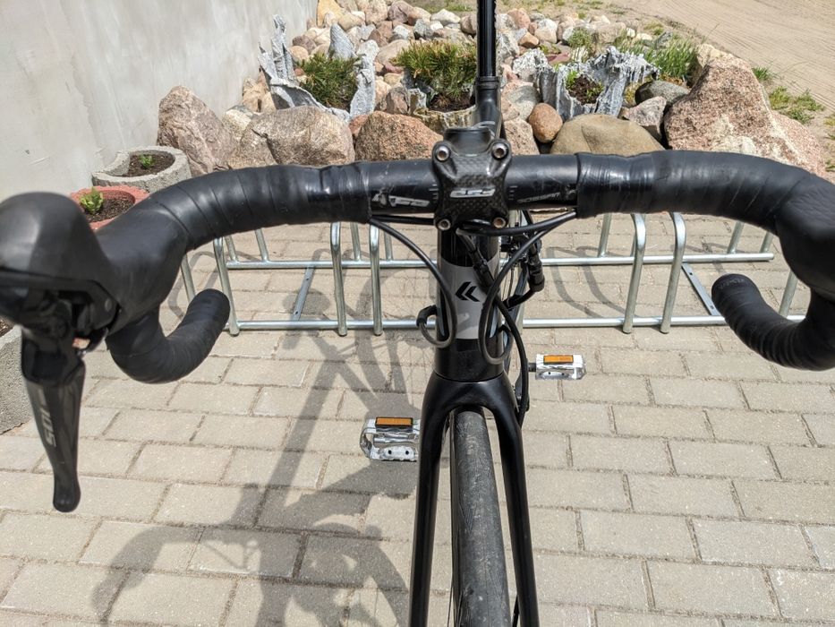 Rower szosowy Kross Vento 8.0 S 105 tarcze karbon