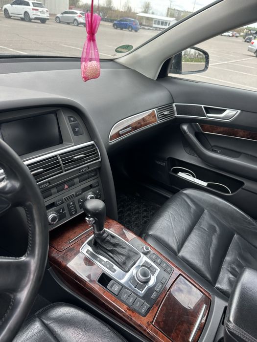 Свіжо пригнана Audi A6C6