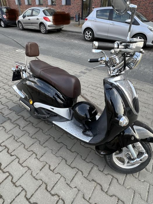 Skuter Vespa Neco Borsalino 125