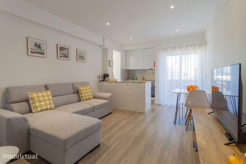 Apartamento T1 Totalmente Remodelado e Equipado na Costa da Caparica,