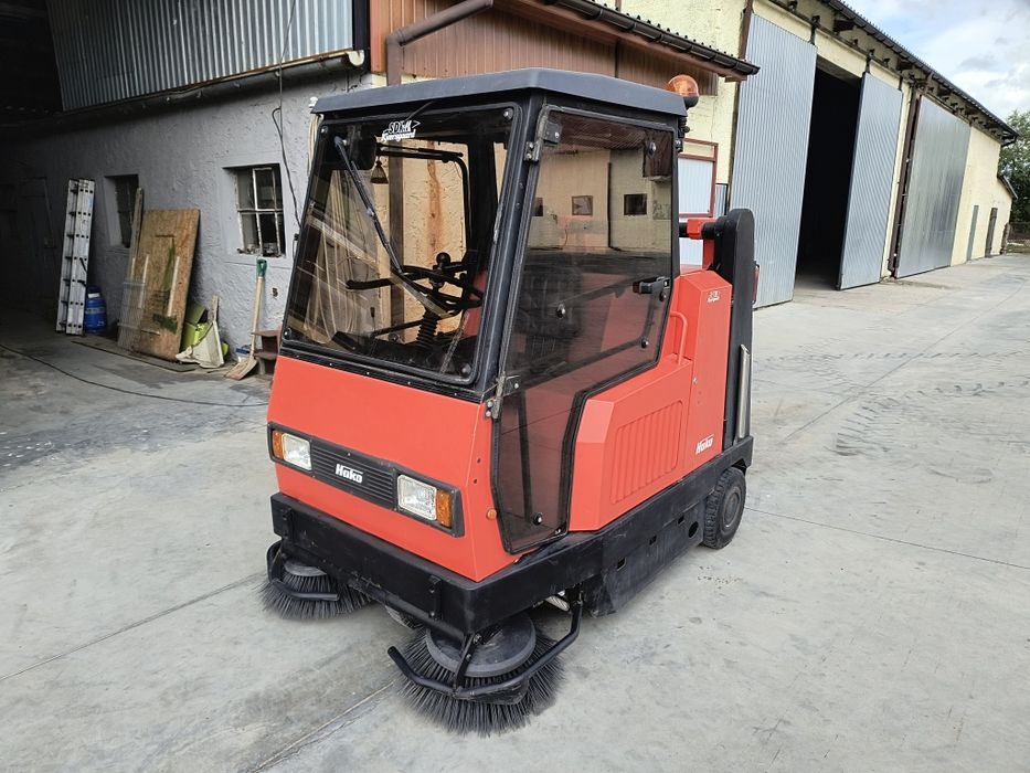 Zamiatarka spalinowa Hako Jonas 1450 D