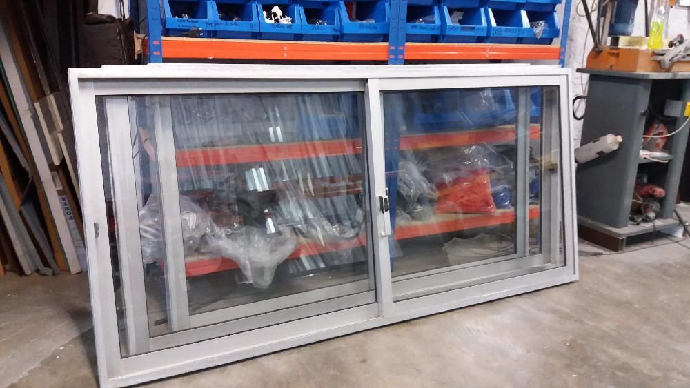 janelas correr cinza vidro simples