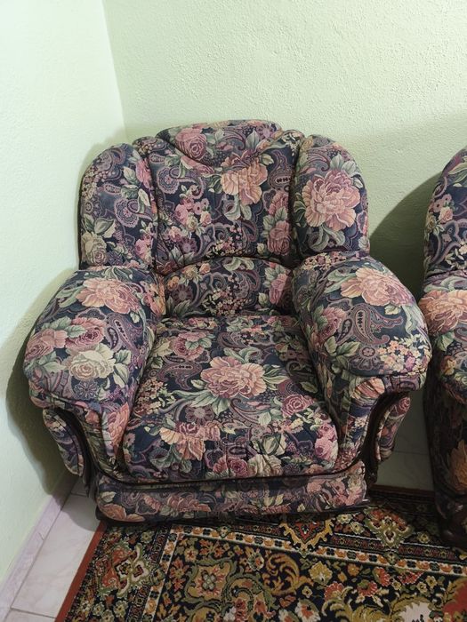 Sofá cama mais 2 unidades