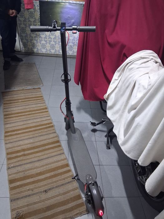 Vendo trotineta Xiaomi Mi Electric Scooter M365 Pro Preto