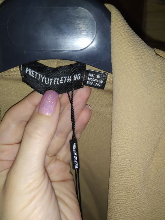 Пиджак накидка от pretty little thing