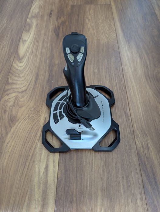 Joystick Logitech extreme 3D Pro