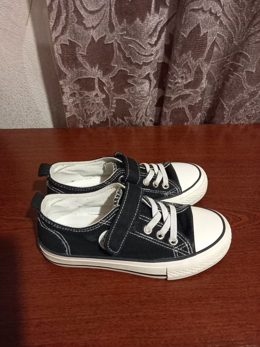 Кеди чорно-білі 33р