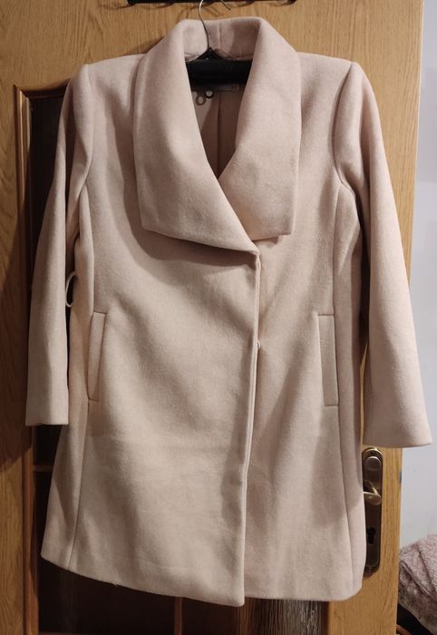 Płaszcz damski beżowy jesienno wiosenny