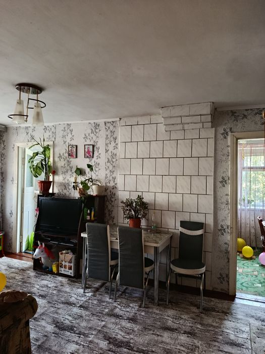 Продається квартира в районі базару