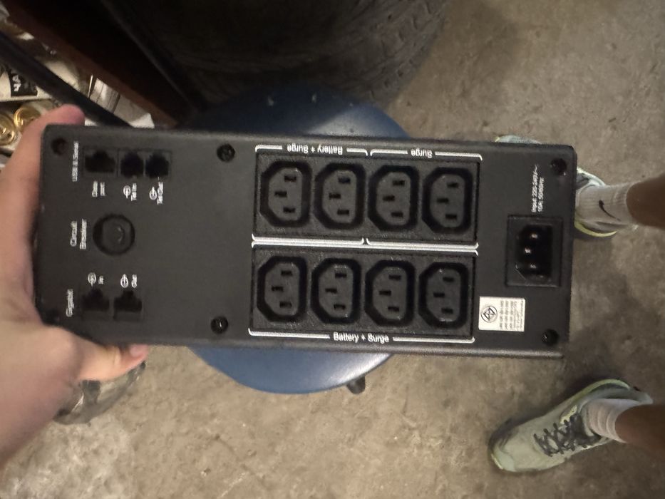 Безперебойник Apc back-ups pro 1600