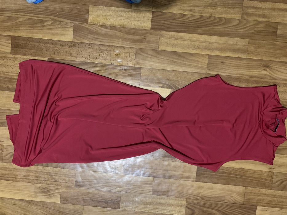 Платье миди красное