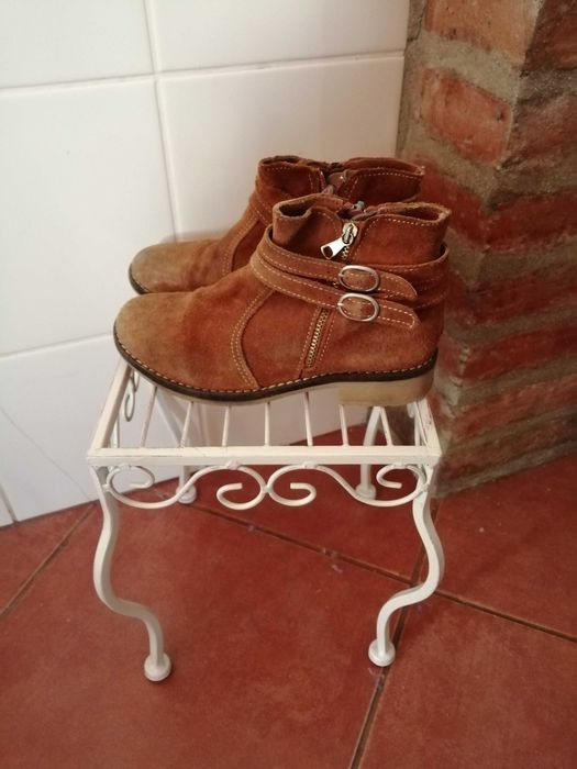Botas em pele/camurça 30 bom estado