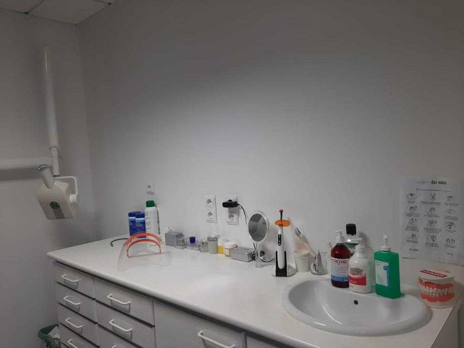 EQUIPAMENTOS DENTÁRIOS - ÓTIMO ESTADO