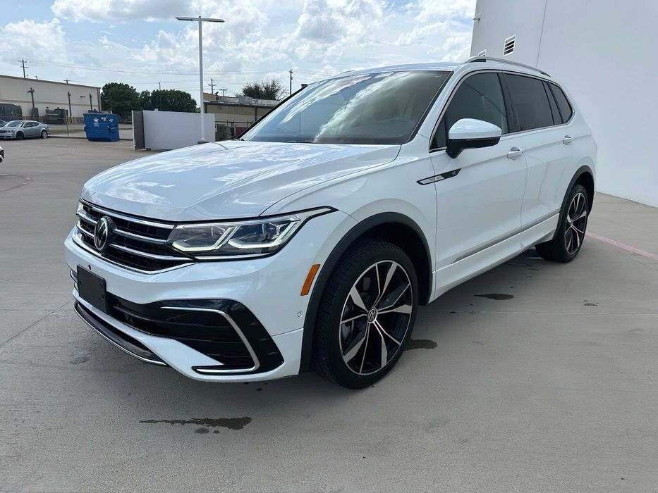 Volkswagen Tiguan SEL R-Line 4Motion      2024