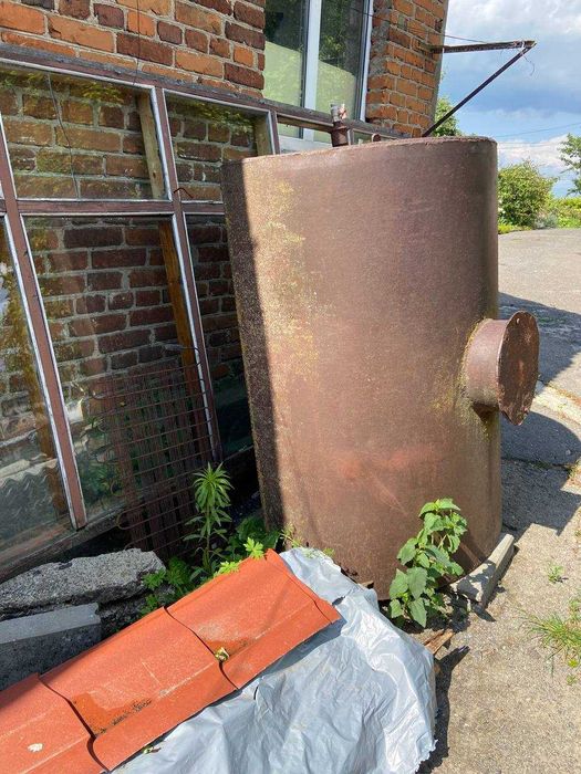 Металевий чан бочка цистерна