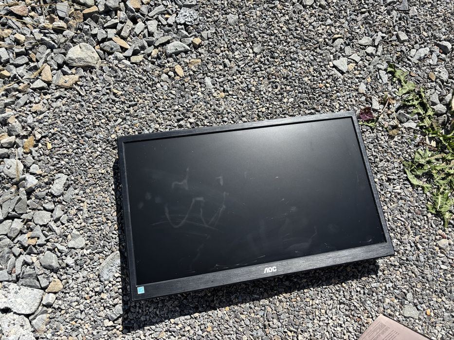 Monitor 22 cale