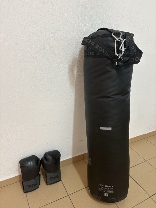 Saco de Boxe + Luvas