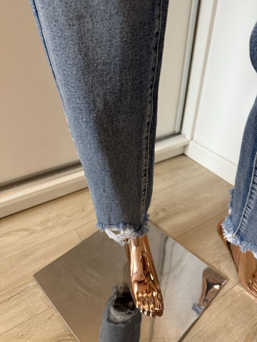 Nowe spodnie jeansowe