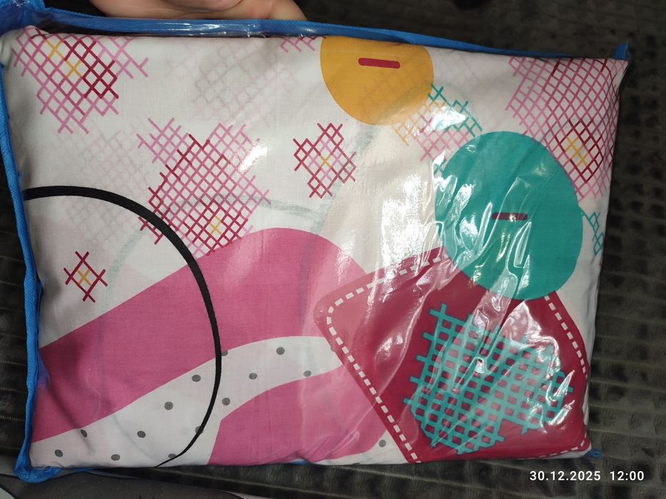 Постільна білизна для дівчинки чи хлопчика.Комплект бу і новий. 200/90