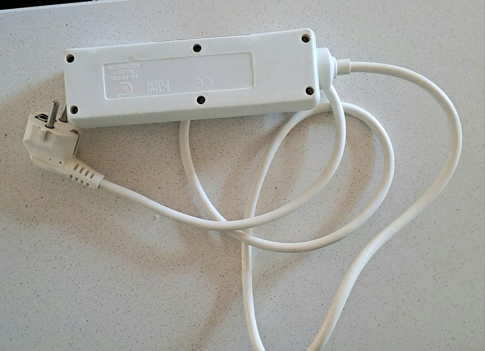 extensão elétrica com 3 tomadas  1,5mts