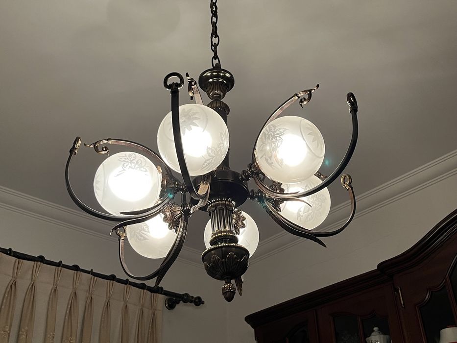 Várias Peças decorativas e candeeiros