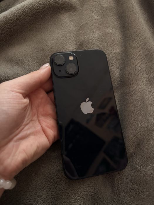 Продам iPhone 13 (256 гб)