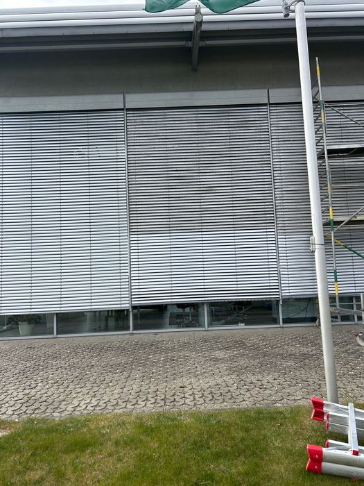 Mycie paneli fotowoltaicznych i powierzchni szklanych