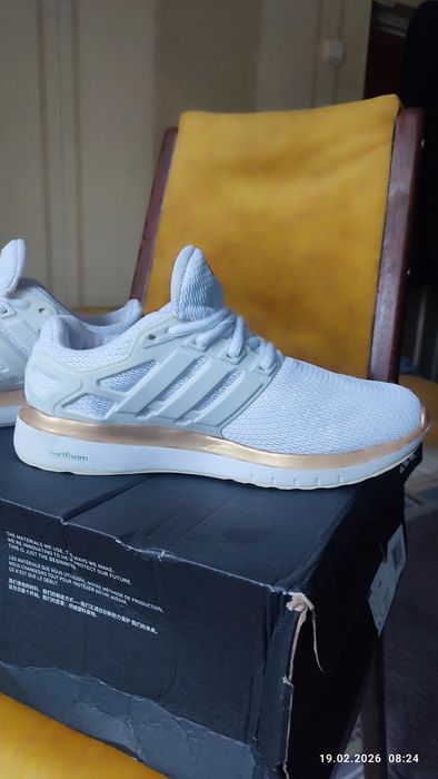 Кроссовки Adidas