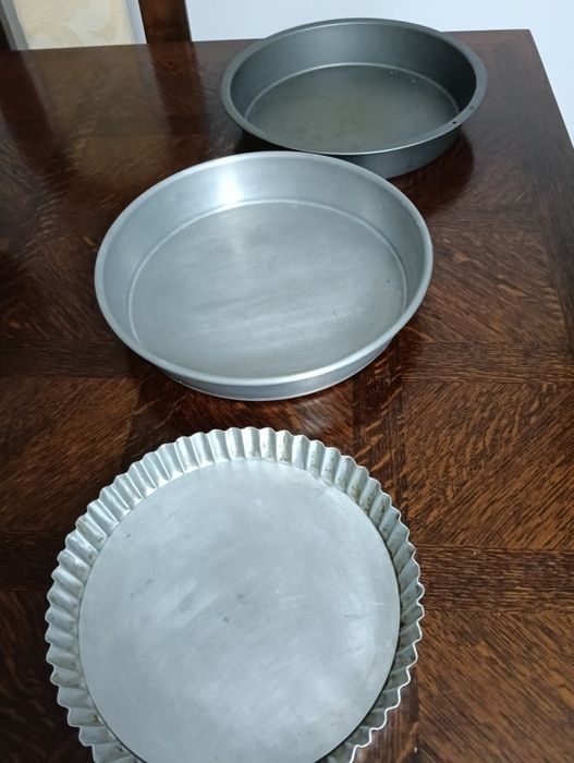 3 formas de tarte e bolo em excelente estado