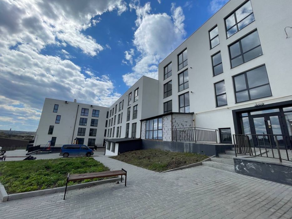 Продаж 2-ох кімнатної квартири в зданому будинку