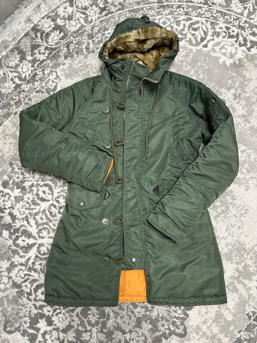 Жіноча парка / куртка Alpha Industries.