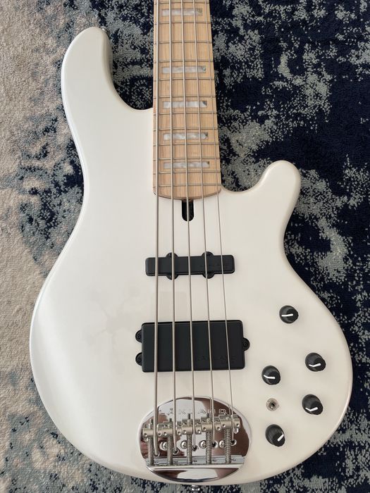 Baixo Eletrico Lakland 55-02 Custom