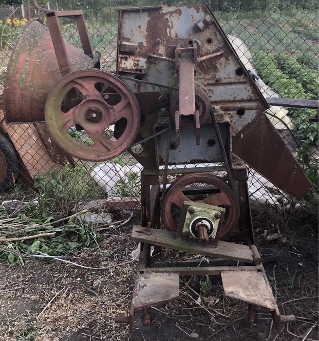 Щепоріз / гілкодробарка / подрібнювач деревини для трактора