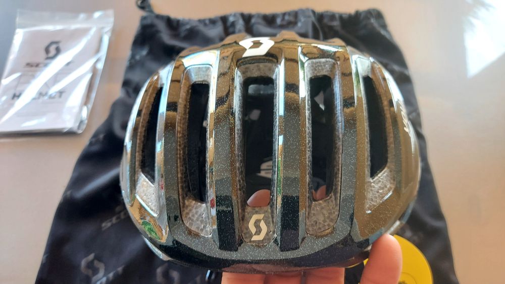 Capacetes de Ciclismo Scott Team DSM ..Giro  e Lazer Century  twistcap