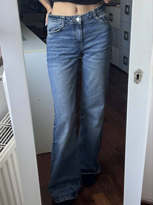 Flared jeansy dzwony niebieskie Bershka 32