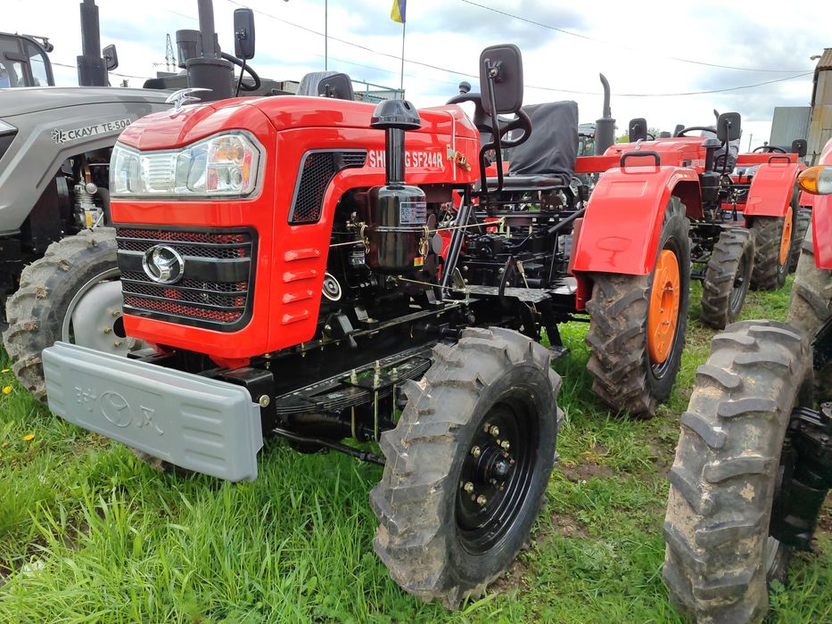 Трактор Шифенг 244 R передний радиатор