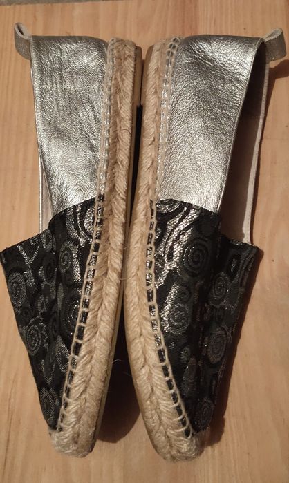 Venezia piękne skorzano-materialowe espadryle 38 oraz ksiazeczka Owady