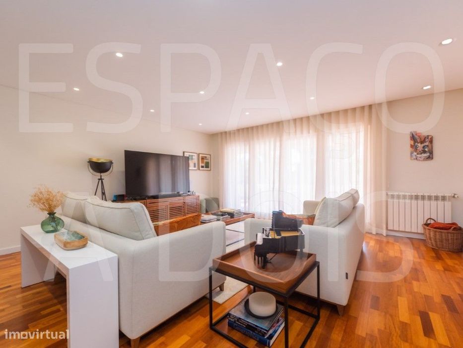 ÚNICO! T3 Duplex | 2 Grandes Terraços, 2 Parqueamentos e Enorme Arr...