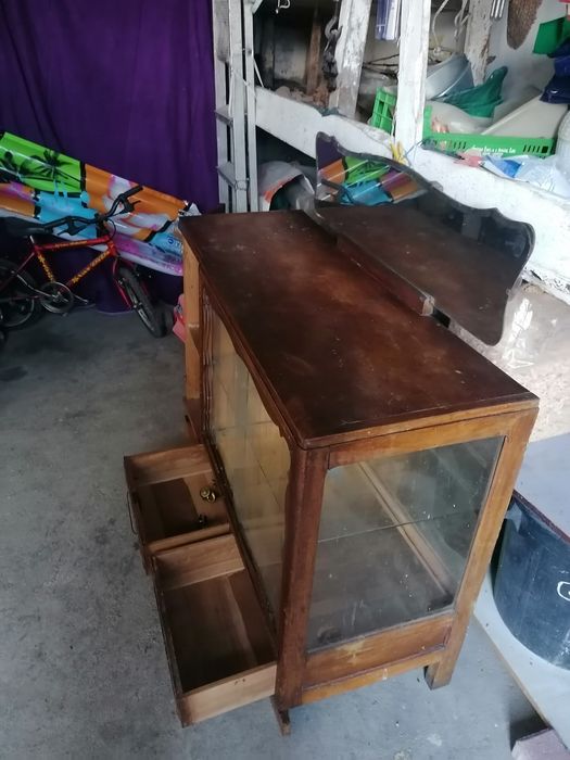 Movel antigo cristaleira para restauro