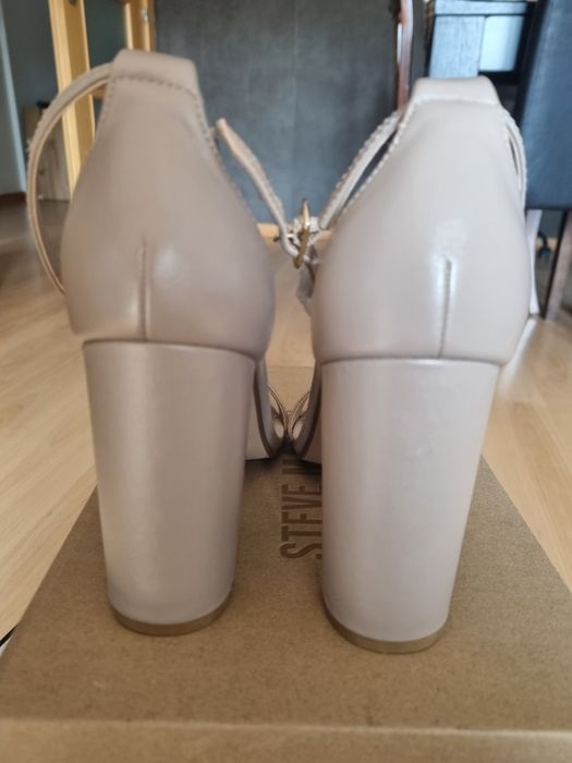 Sandálias Steve Madden