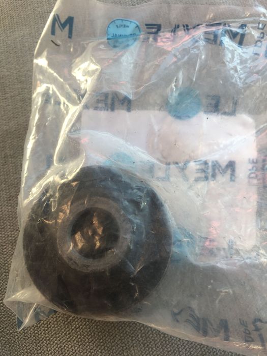 Сайлентблок балки новий