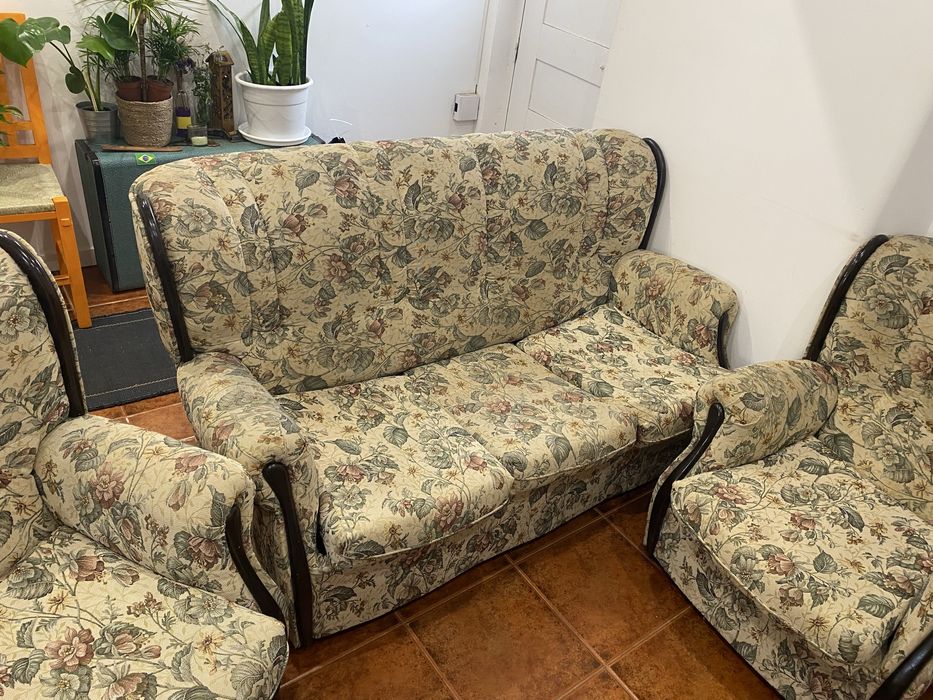Conjunto Sofá + 2 poltronas