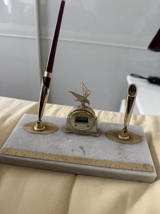 Conjunto de Mesa Antigo – Mármore e Dourado (Século XX)