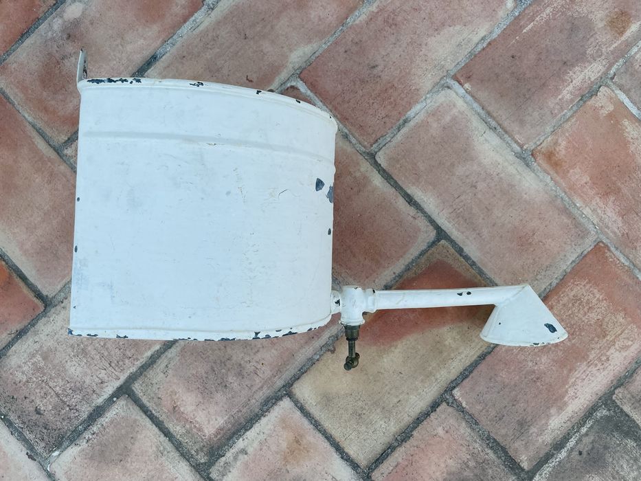 Chuveiro de zinco antigo, vintage
