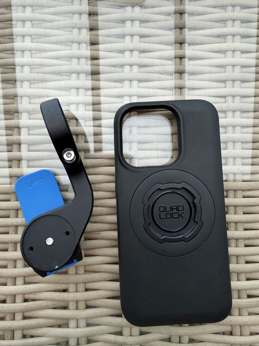 QuadLock MAG iPhone 15 PRO , mocowanie + etui