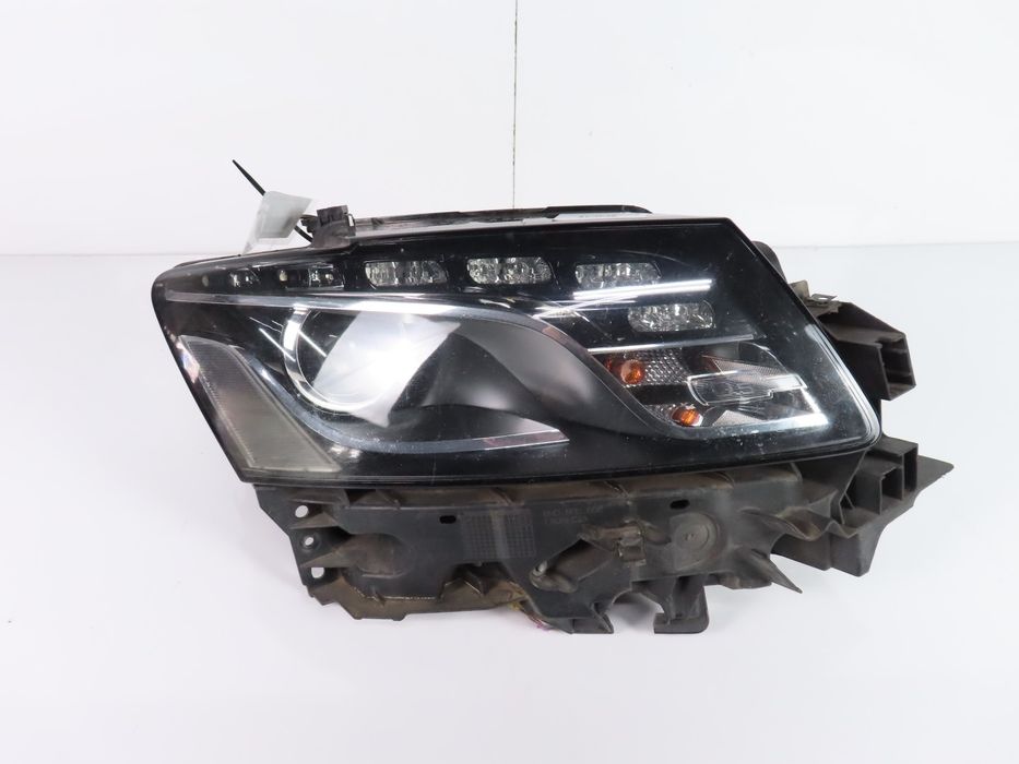 Farol Xenon Direito Usado / Original Audi Q5 (8Rb) 8R0941030Af