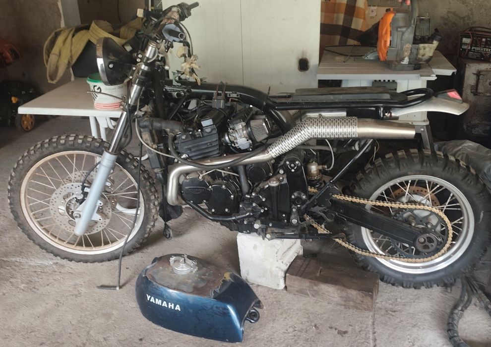 Motor motocykl Custom Triumph Tiger  900