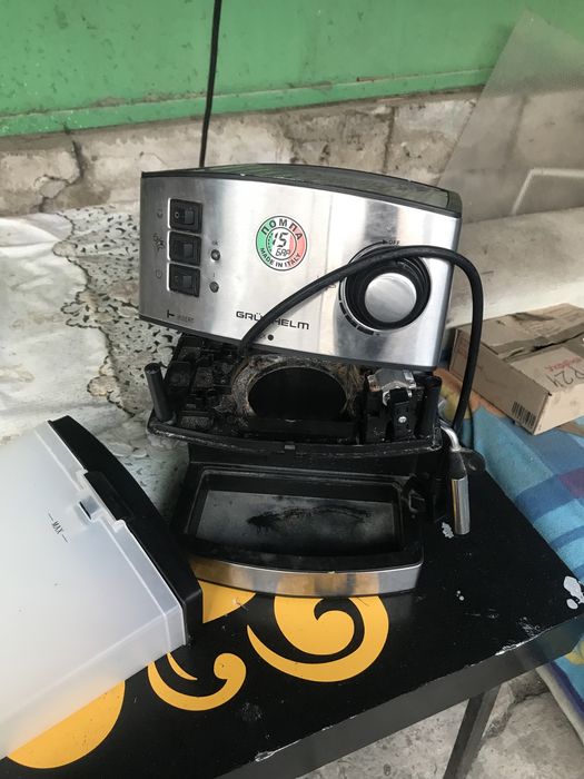 Кофеварка Grunhelm по запчастям!