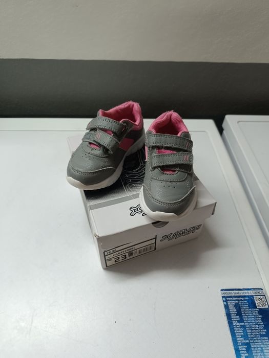 Tens de nenia em ótimo estado